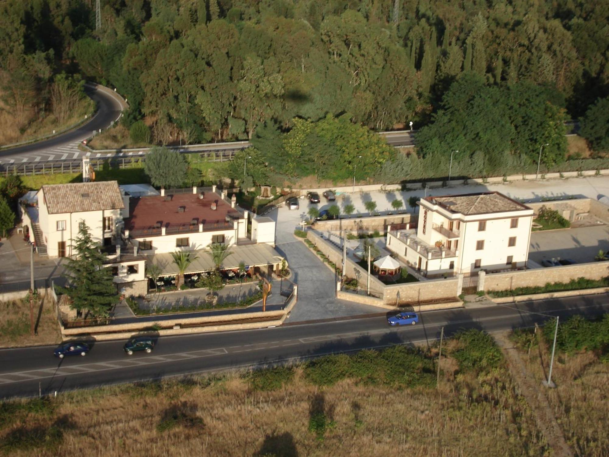 Hotel Al Ritrovo Piazza Armerina Exterior photo